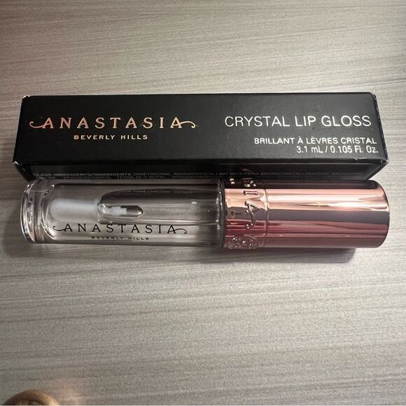 Makeup Essentials Holiday 6-Piece Gift Set - Picture 7 of 8